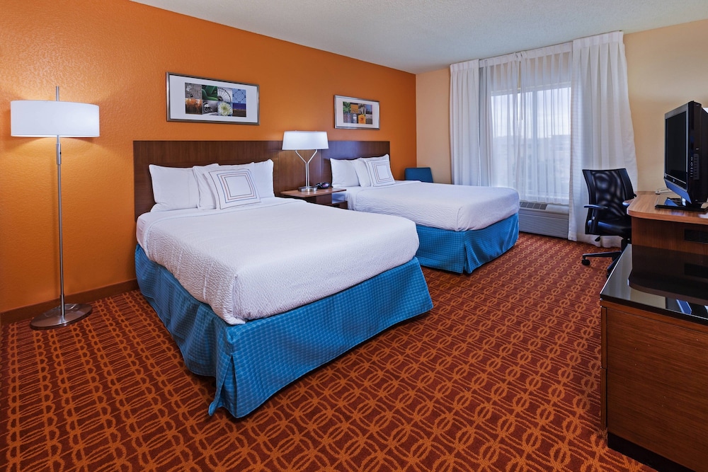 Suite, 2 Double Beds - Photo 2