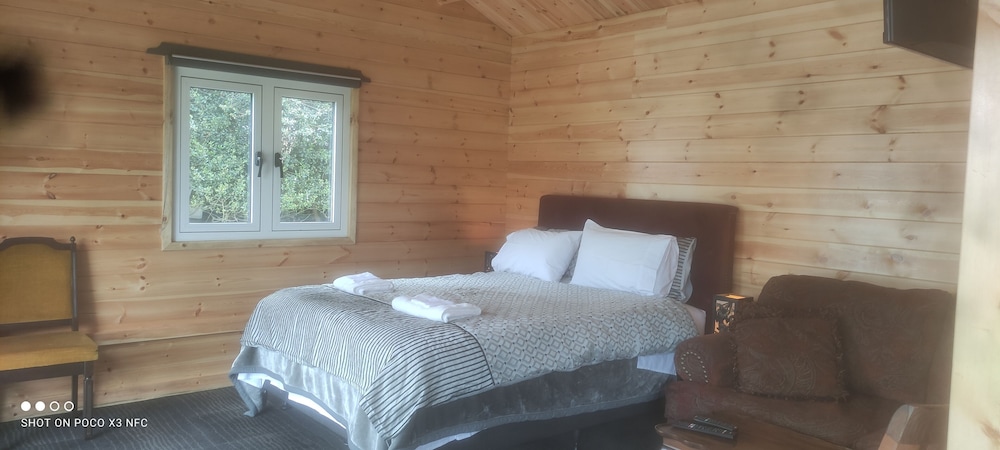 Honeymoon Studio Suite photo 3
