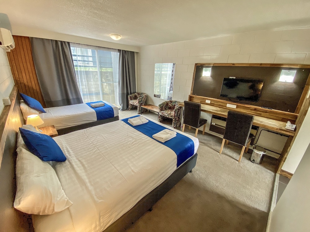 Deluxe Triple Room photo 2