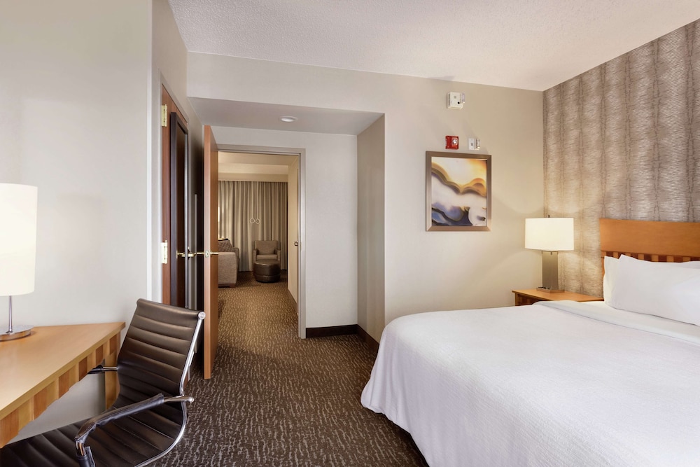 Suite, Accessible, Non Smoking - Photo 3