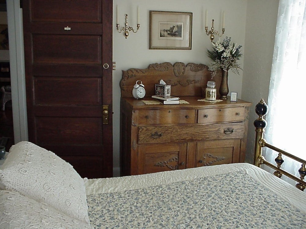 Standard Double Room, Private Bathroom (Walt Whitman) photo 2
