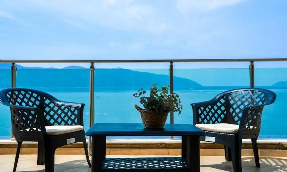One-Bedroom Apartment,Terrace,Sea View (A3) photo 3