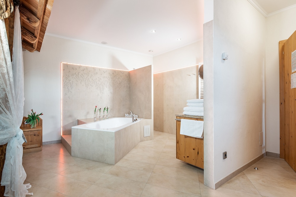 Comfort Suite, Ensuite - Photo 6