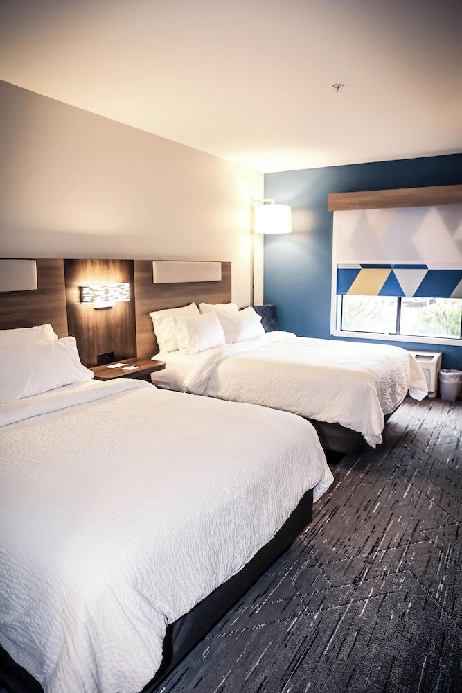 Standard Room, 2 Queen Beds, Accessible, Non Smoking (Communications) - Photo 4
