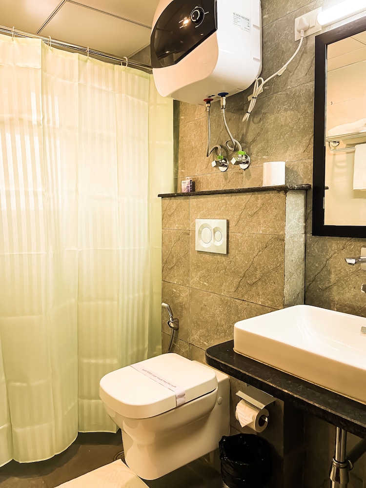 Deluxe Triple Room photo 3