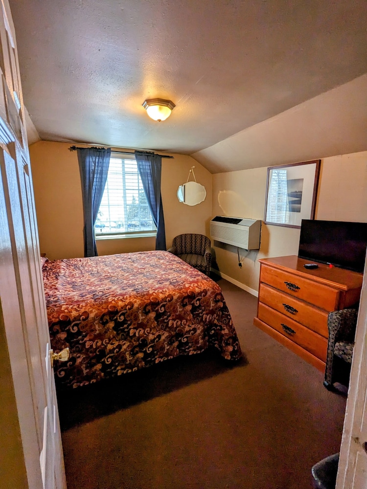 Basic Double Room photo 1