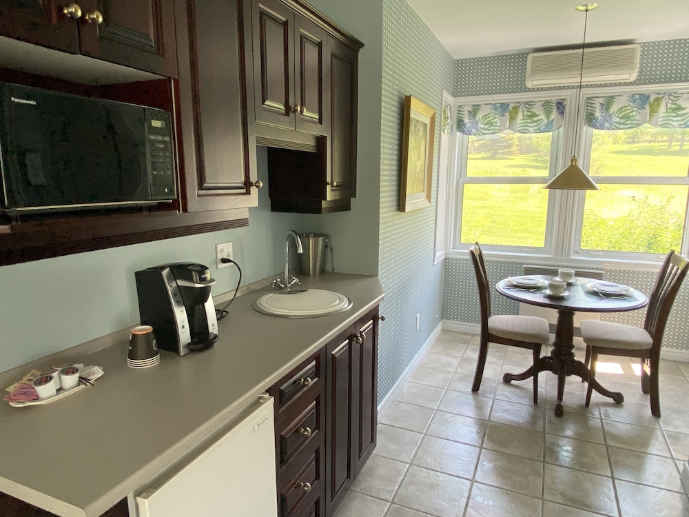 Massawippi Luxury Suite photo 3
