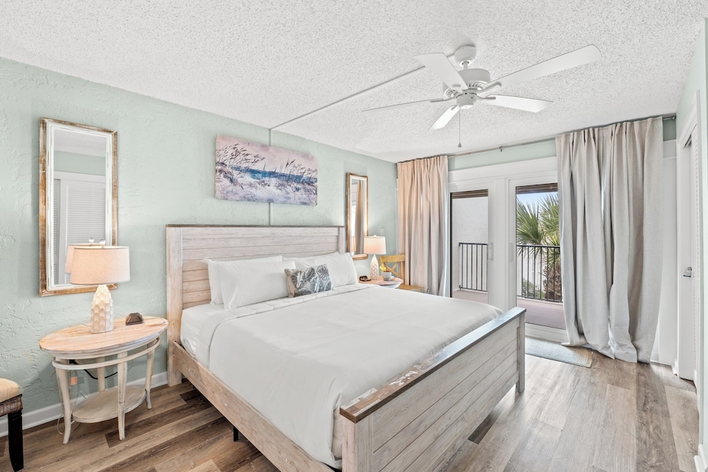 Condo, 2 Bedrooms, Pool Access (Sugar Beach B14)