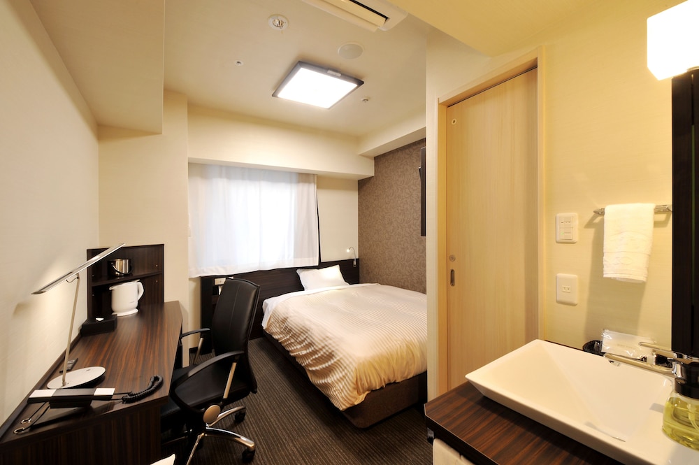 [Short Stay - Check in 6 PM, Check out 10 AM] Grande Standard Room, Smoking (For 2)
