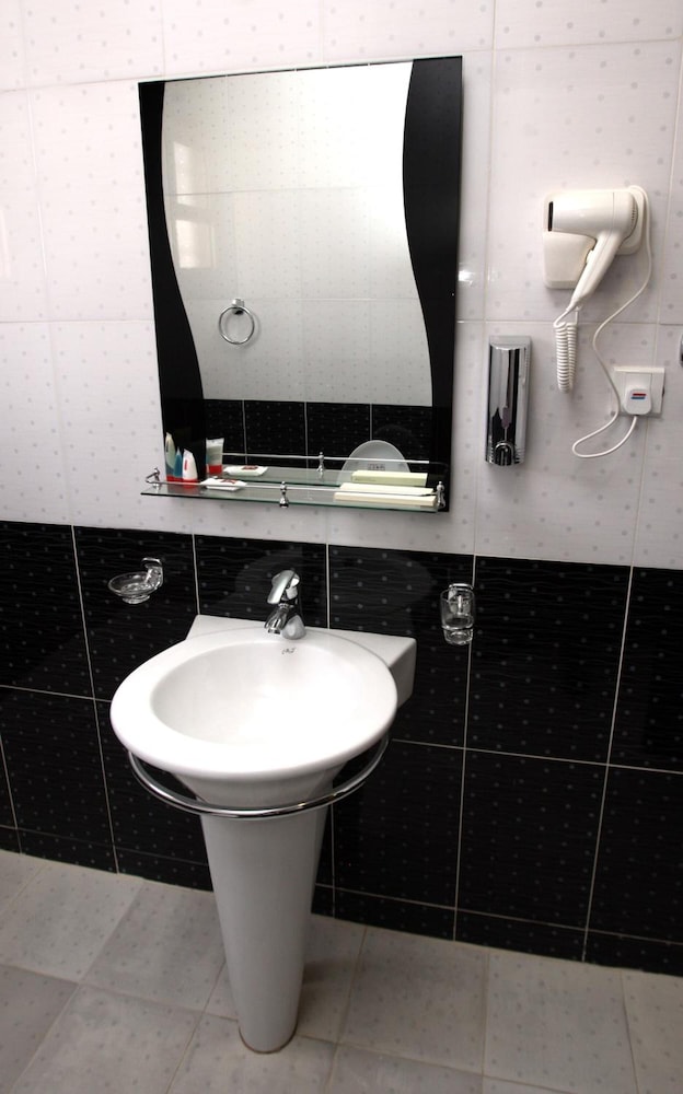 Basic Single Room photo 3