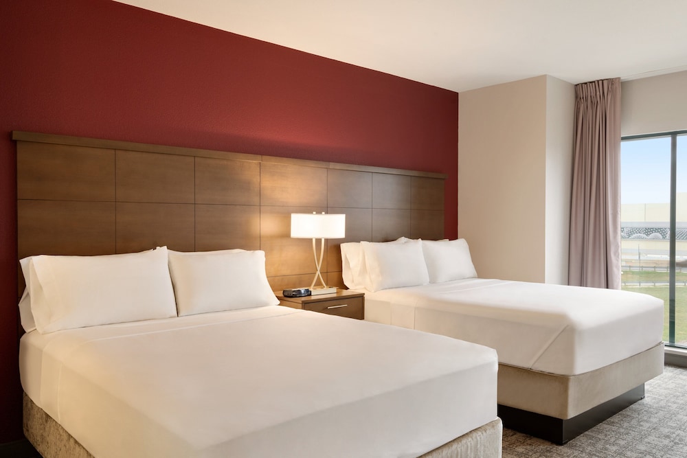 Studio Suite, Multiple Beds, Kitchen