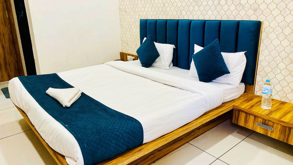 Deluxe Double Room, Balcony, City View