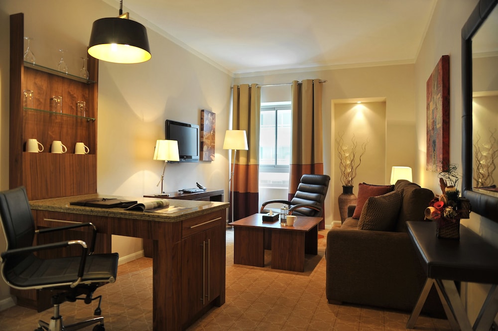 Penthouse, 2 Bedrooms, Kitchen thumbnail 6