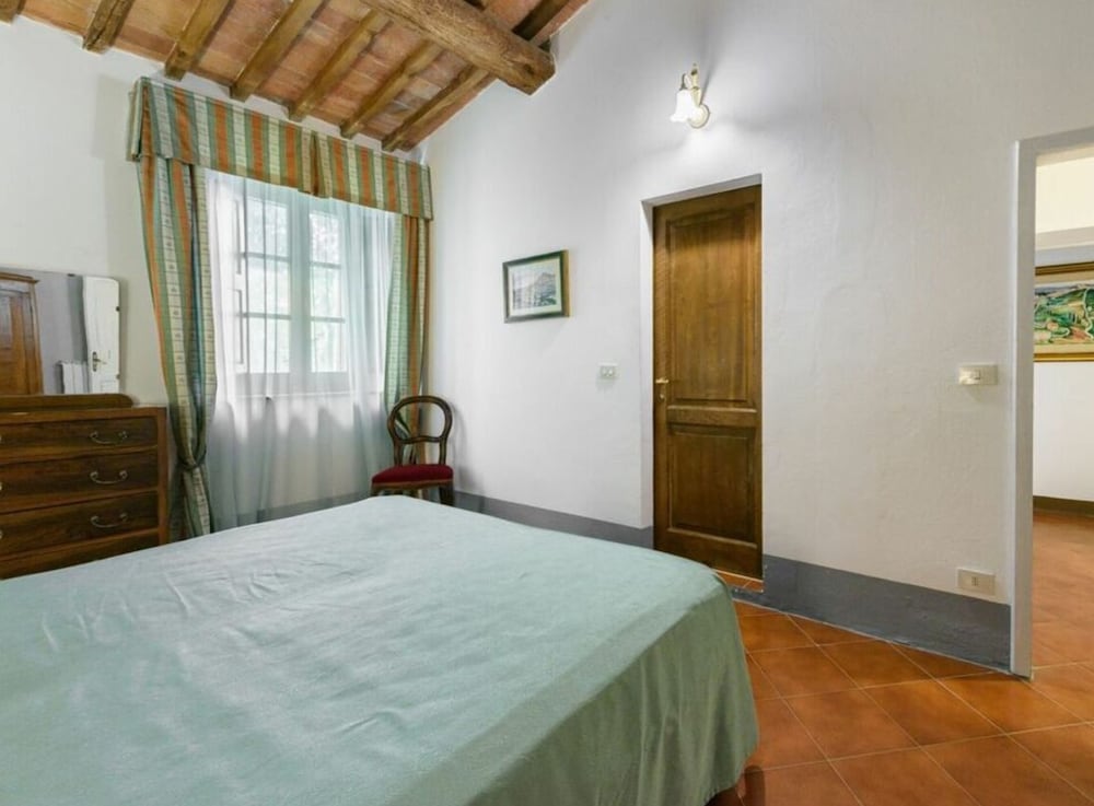 Villa photo 1