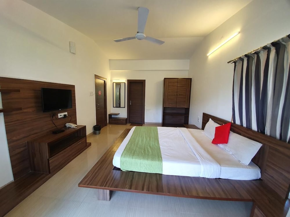 AC Executive Room with Balcony