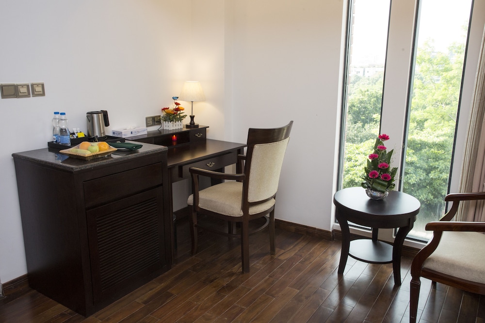 Executive Room - Photo 3