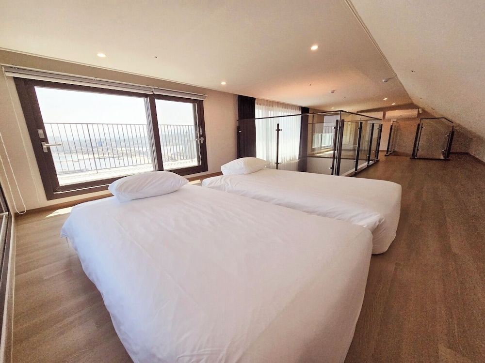 Panorama Ocean View Penthouse Family - Photo 4