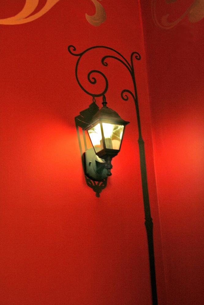 Honeymoon Room (Tango) photo 2
