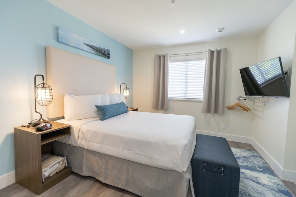 Standard Suite, Multiple Beds, Balcony, Pet Friendly