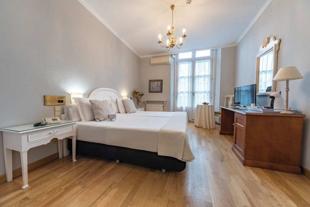 Double Room, City View - Photo 4