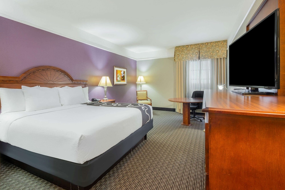 Room, 1 King Bed, Non Smoking - Photo 1