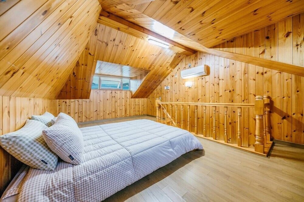 Room (Jupiter) - Photo 4