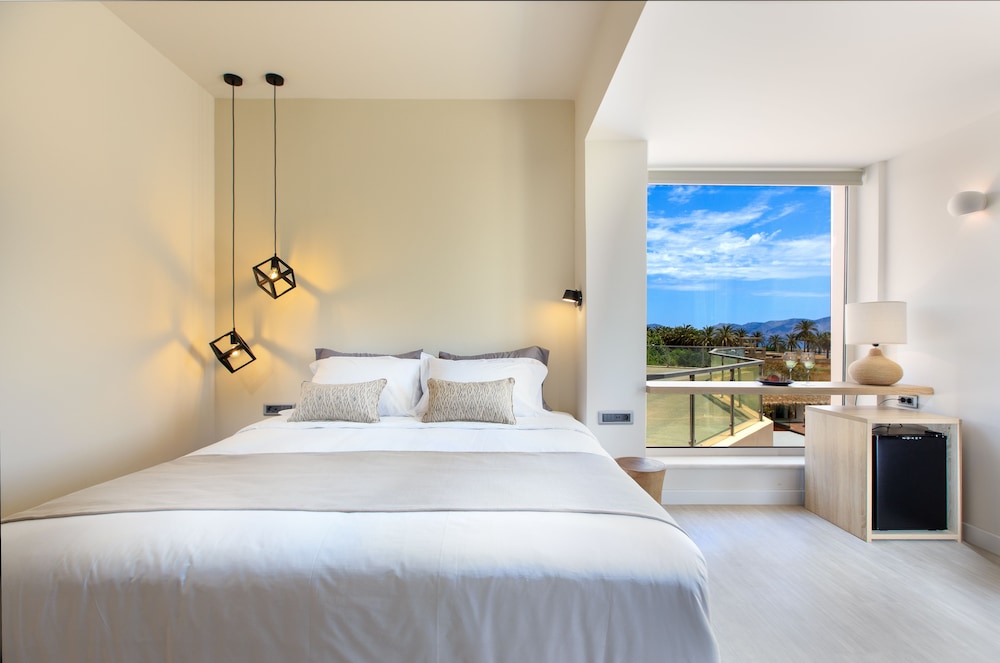 Deluxe Studio Suite, Garden View