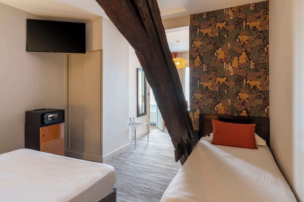 Superior Room, Multiple Beds, Non Smoking photo 3