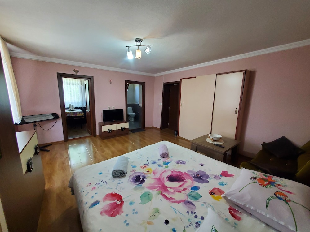 Deluxe Triple Room photo 1