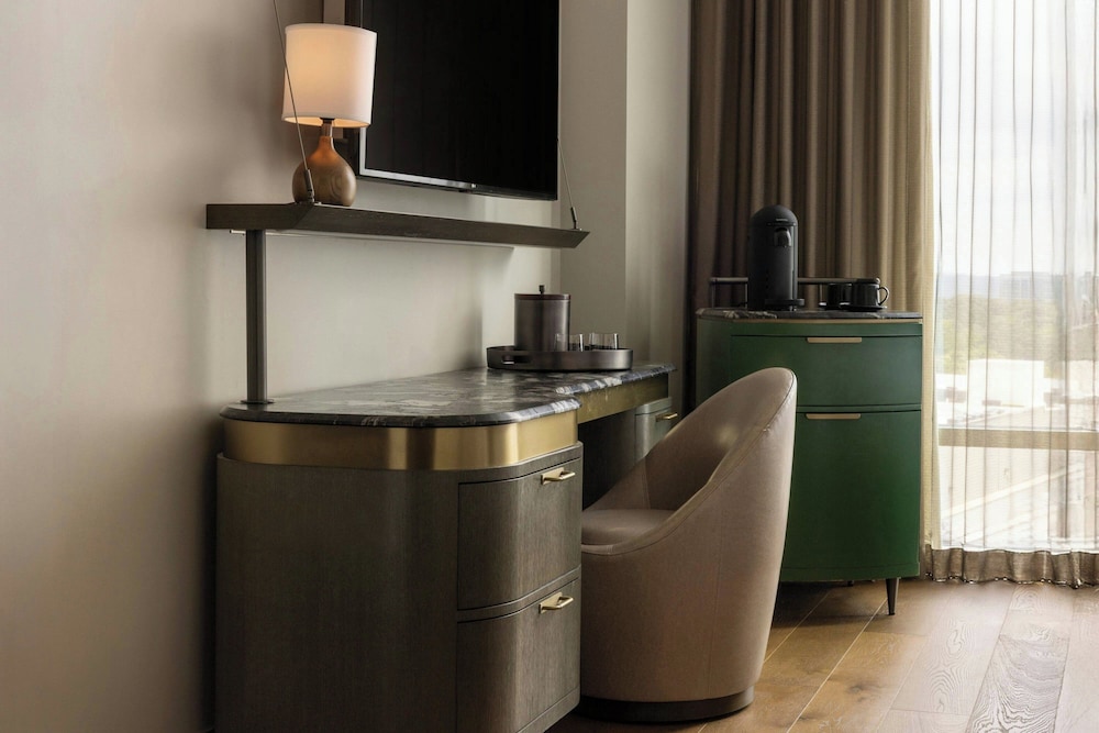 Suite, 1 Bedroom, City View