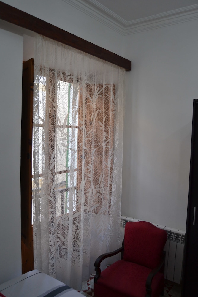 House, 4 Bedrooms, Terrace photo 2
