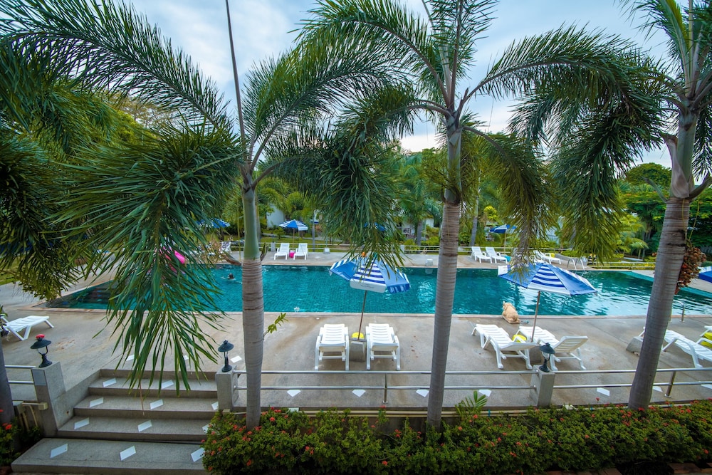 Deluxe Double or Twin Room, Pool View - Photo 6