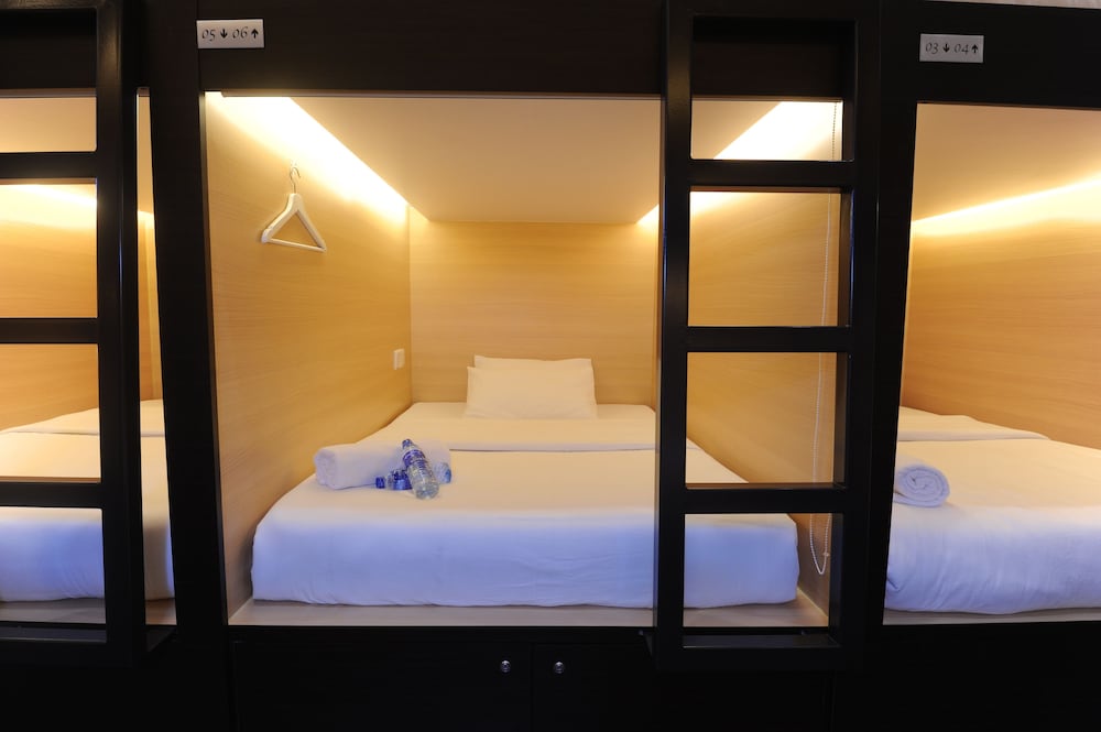 Single Capsules Dormitory