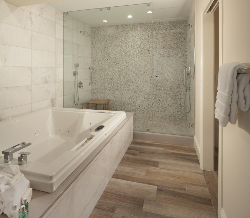 Suite, Oceanfront - Photo 11