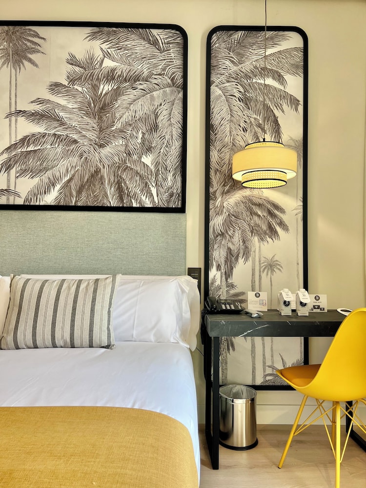 Double or Twin Room - Photo 6