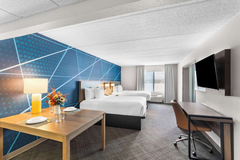 Suite, Multiple Beds, Non Smoking - Photo 1