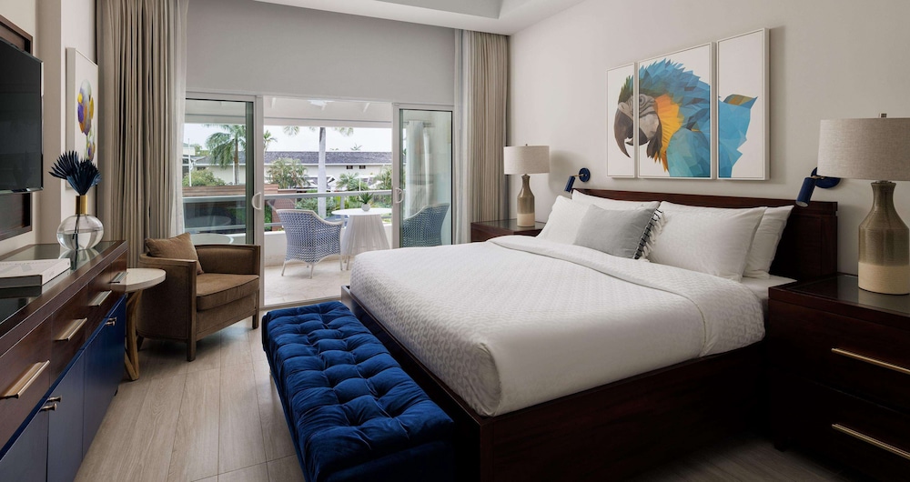Grand Room, Balcony, Poolside