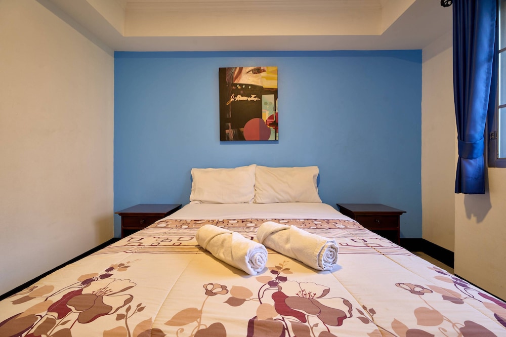 Budget Double Room - Photo 6