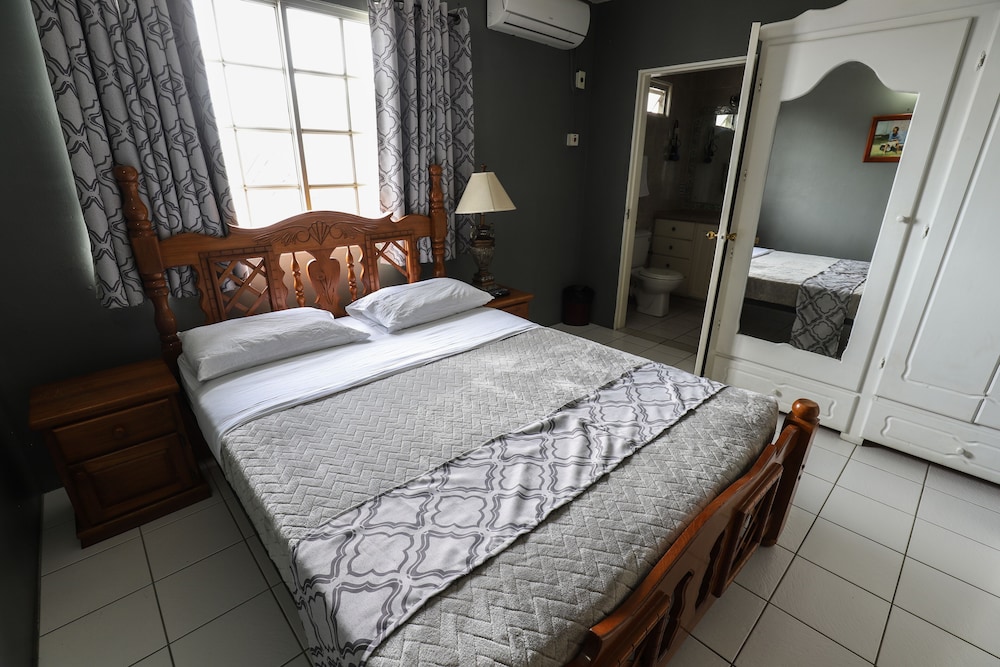 Comfort Double Room, 1 Queen Bed, Refrigerator photo 2