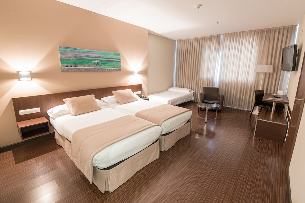 Triple Room - Photo 1