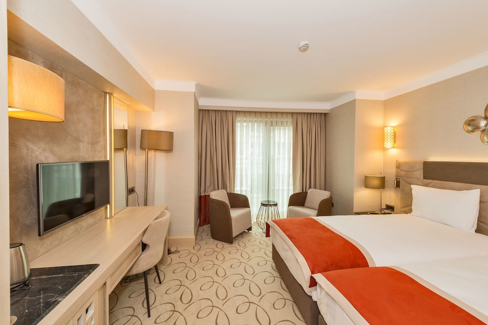 Standard Double or Twin Room photo 3
