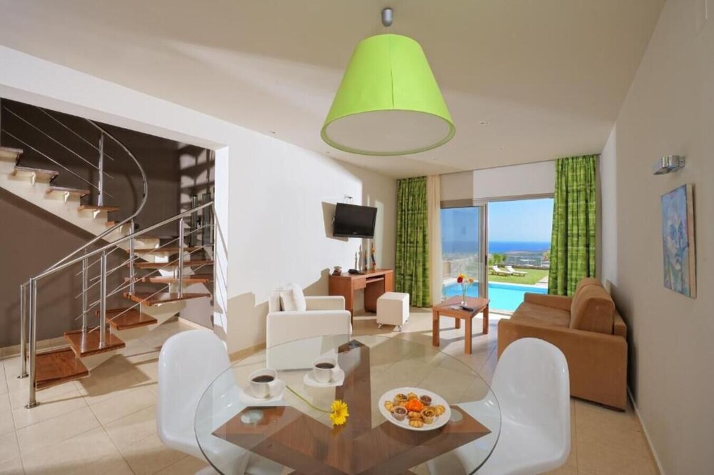 One Bedroom Villa with Private Pool and Sea View - Photo 8
