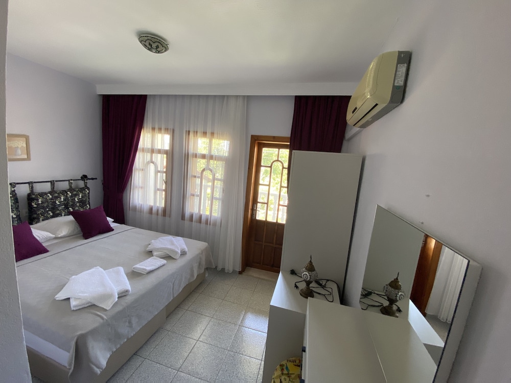 Superior Double Room, Balcony - Photo 11