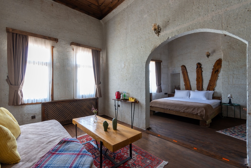 IGDE KING SUITE