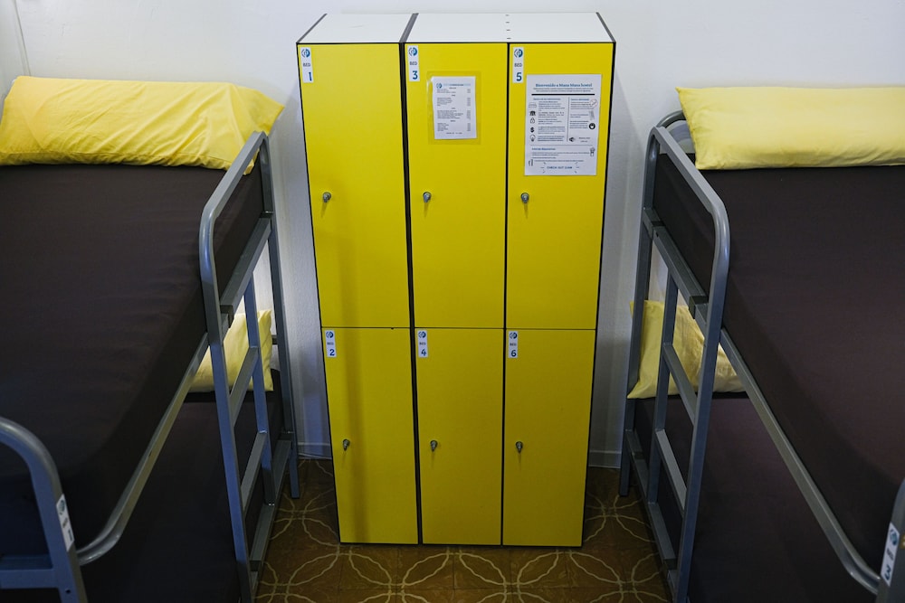 Dormitorio compartido, Dormitorio mixto (1 cama en una habitación dormitorio de 6 camas)