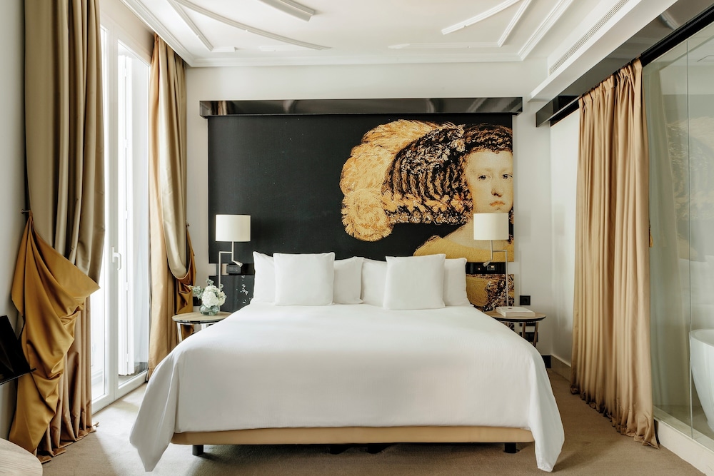 Supreme Room