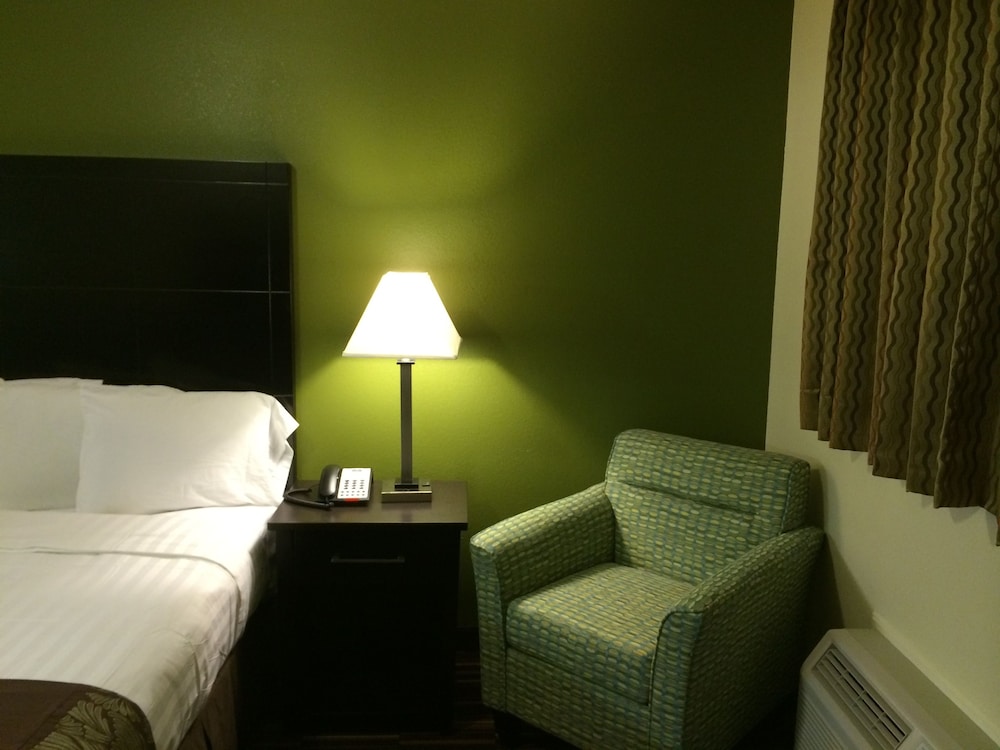 Room, 1 King Bed, Accessible Benched Tub, Non Smoking - Photo 5
