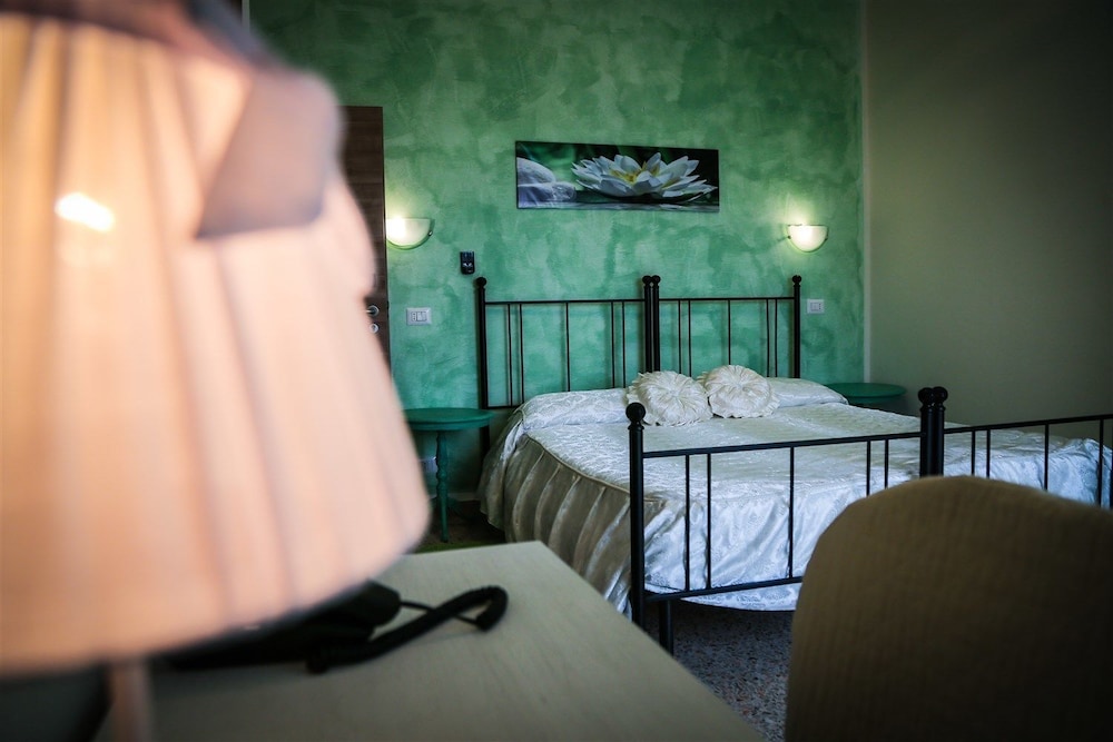 Room, 2 Twin Beds