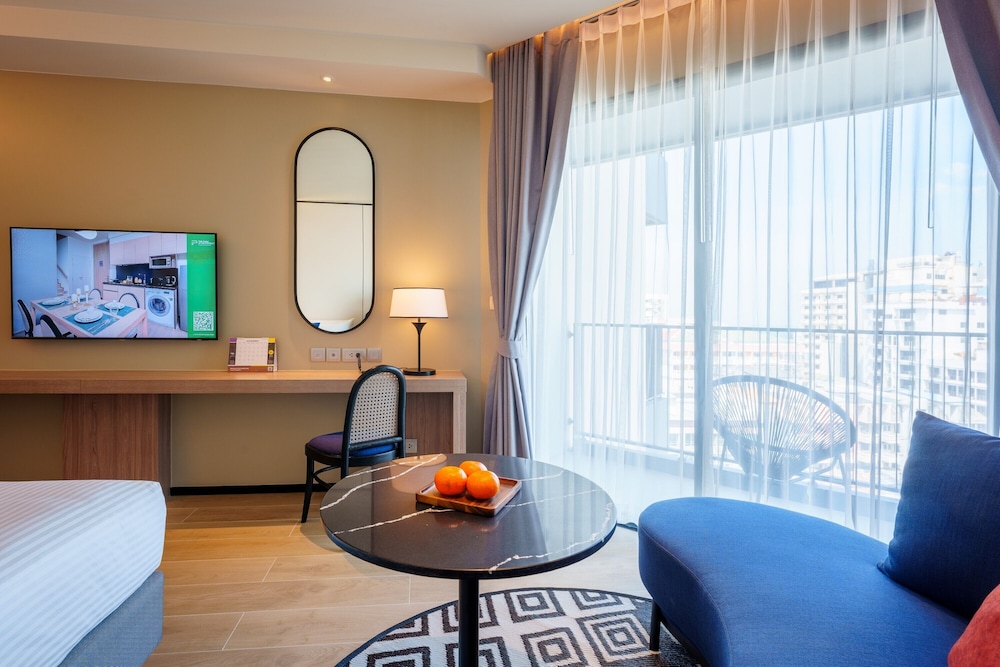 Deluxe Room, Sea View (King) - Photo 5