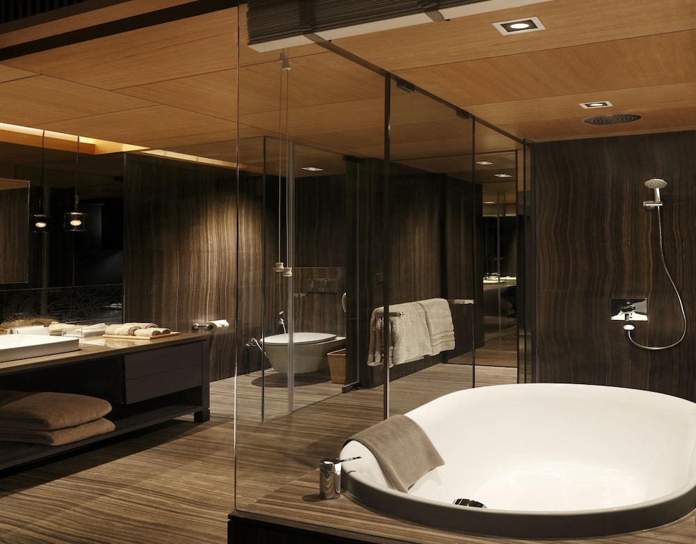 Club Room, Hi-Tea & Club Lounge Access, Floor Butler on Request